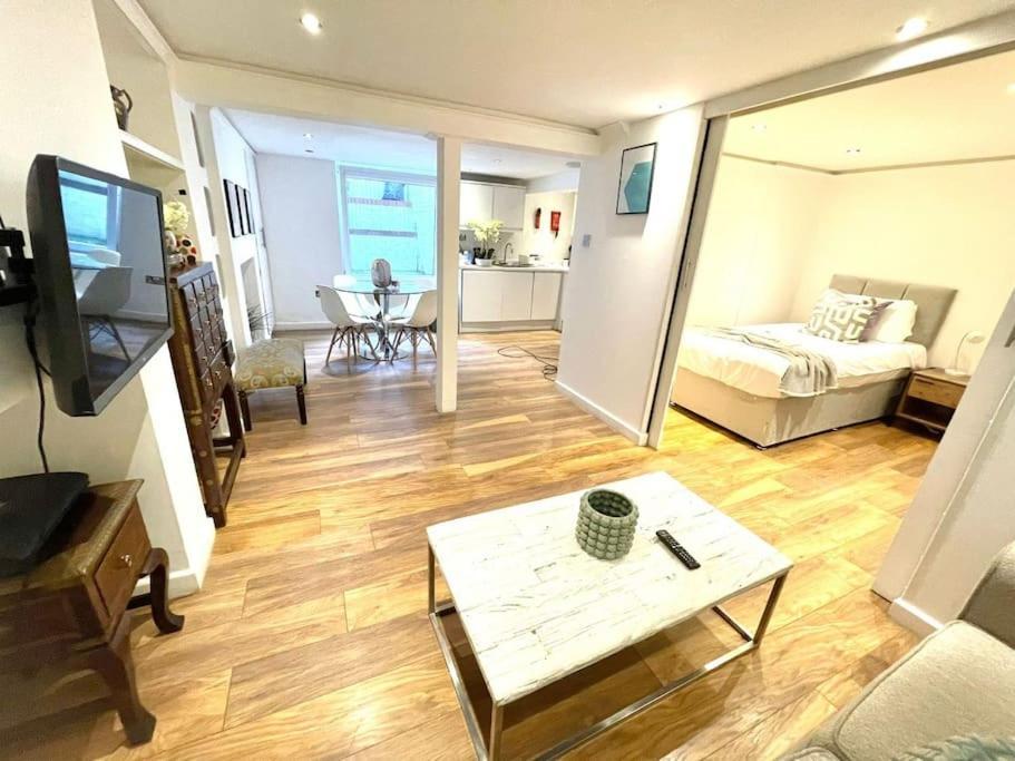 Historical Building / Cozy Basement Apt / Central CBG Eksteriør bilde